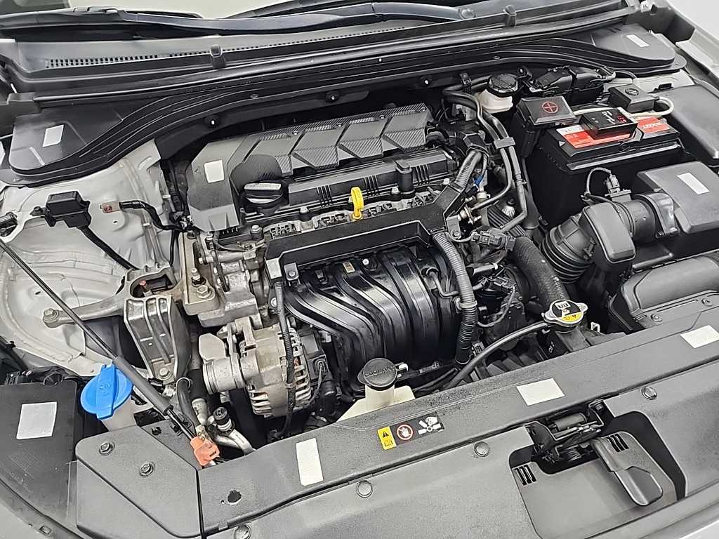 HYUNDAI Avante - Vista 7