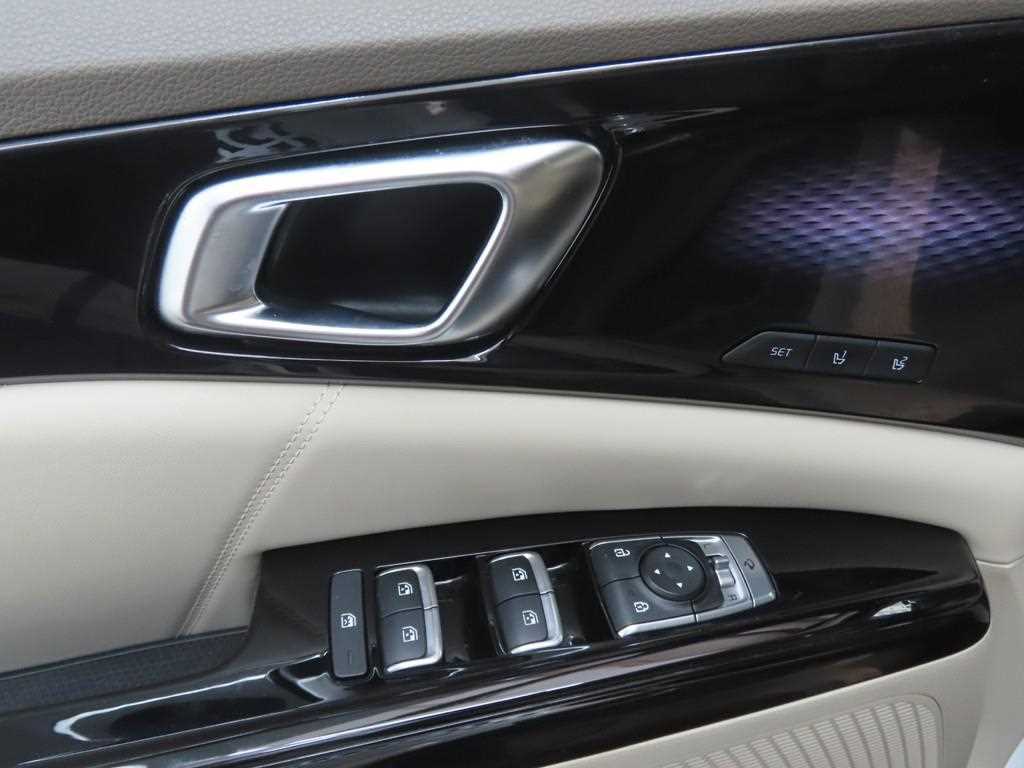 KIA Carnival - Vista 11