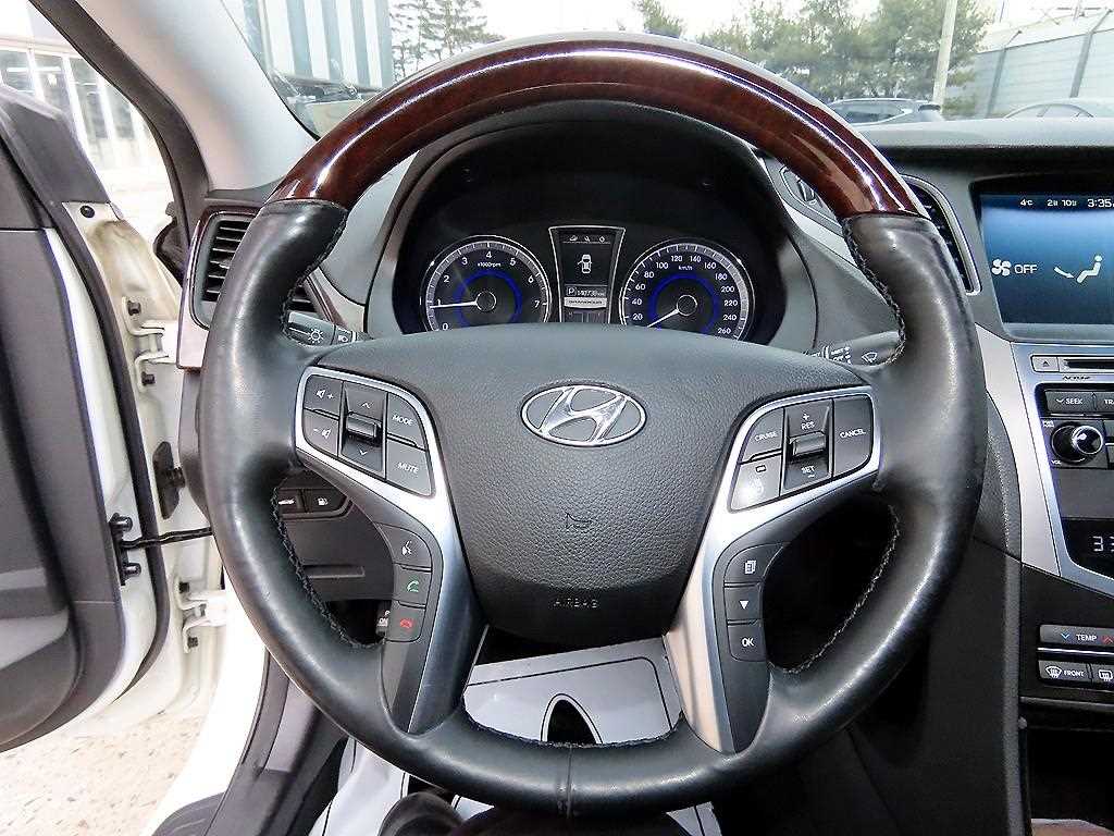HYUNDAI Grandeur - Vista 8