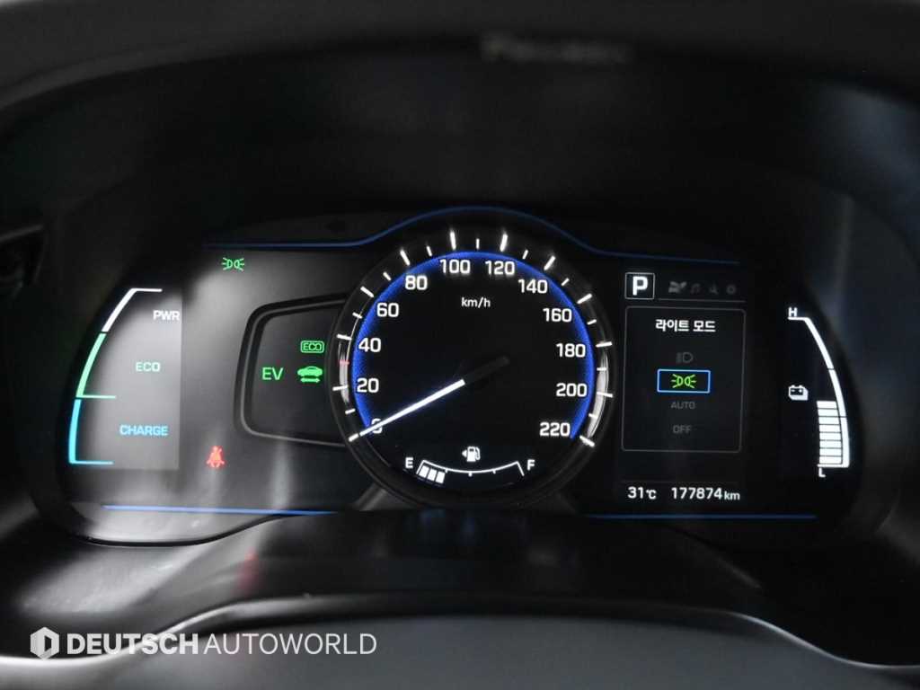 HYUNDAI Ioniq - Vista 10