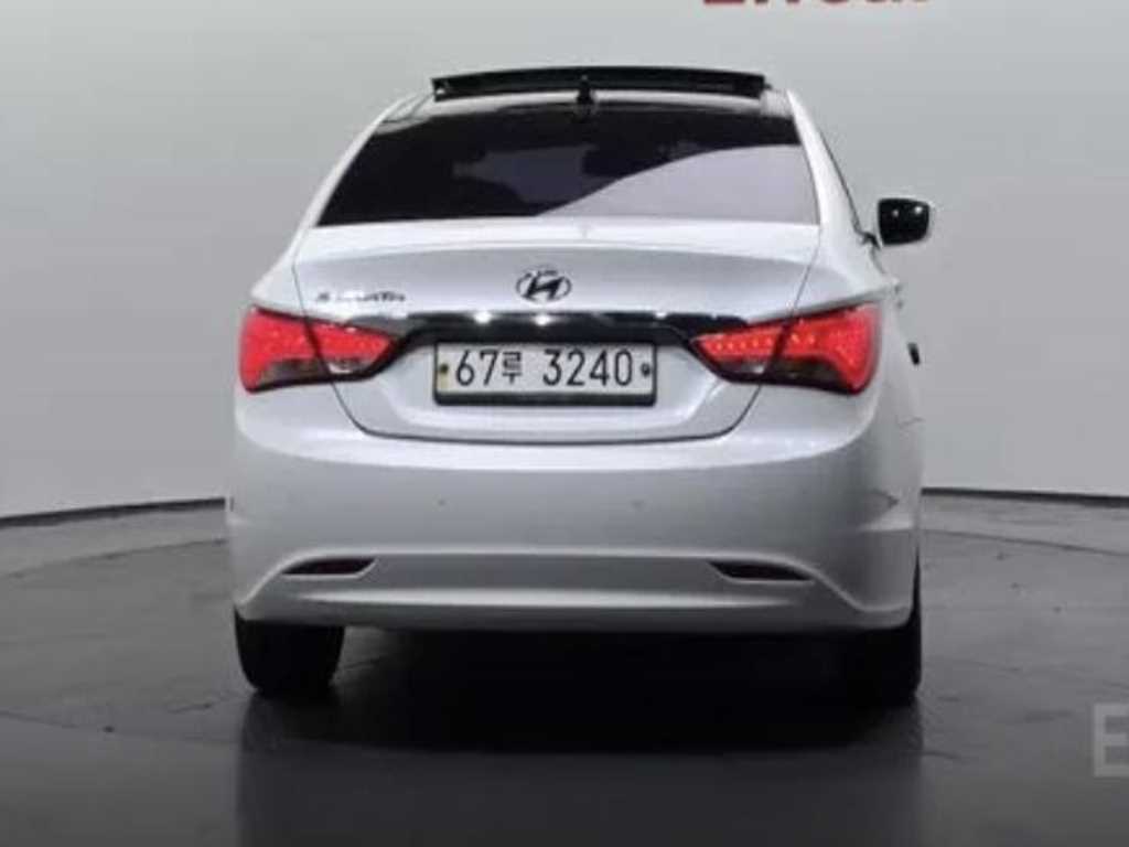 HYUNDAI Sonata - Vista 3
