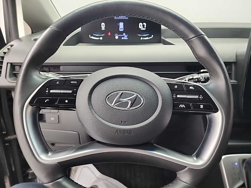 HYUNDAI Staria - Vista 11