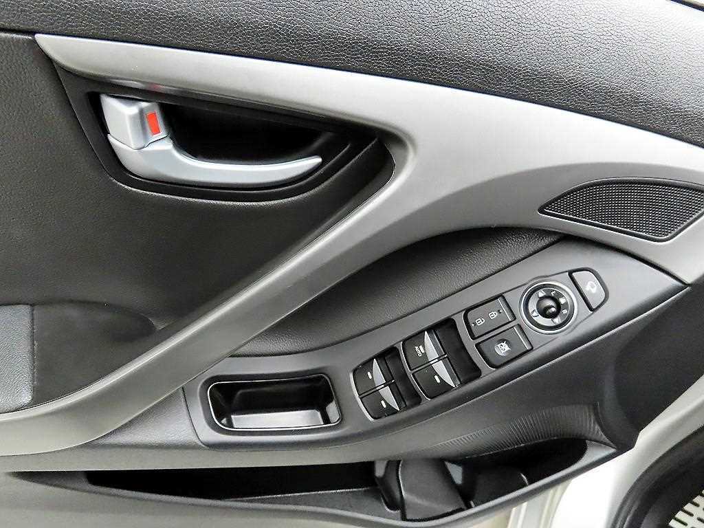 HYUNDAI Avante 2014 Gris - Importación desde Corea - HF Imports Iquique - Foto 13