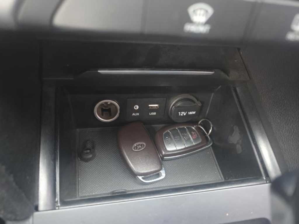 HYUNDAI Avante - Vista 8