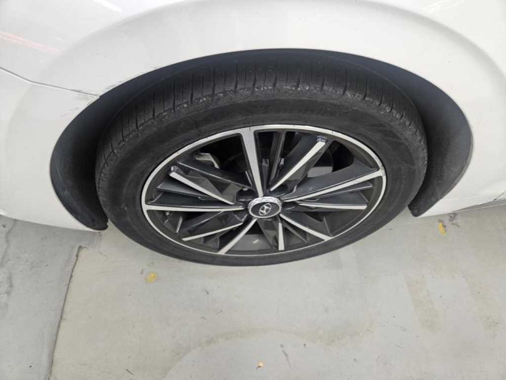 HYUNDAI Grandeur - Vista 3