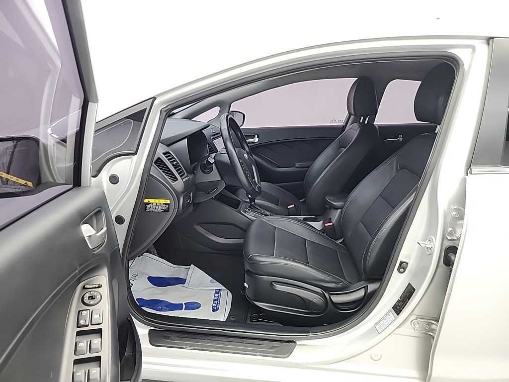 KIA K3 2015 Plateado - Importación desde Corea - HF Imports Iquique - Foto 13
