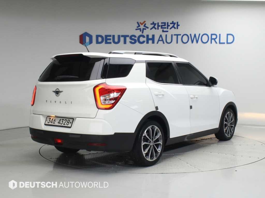 Ssangyong Tivoli - Vista 2