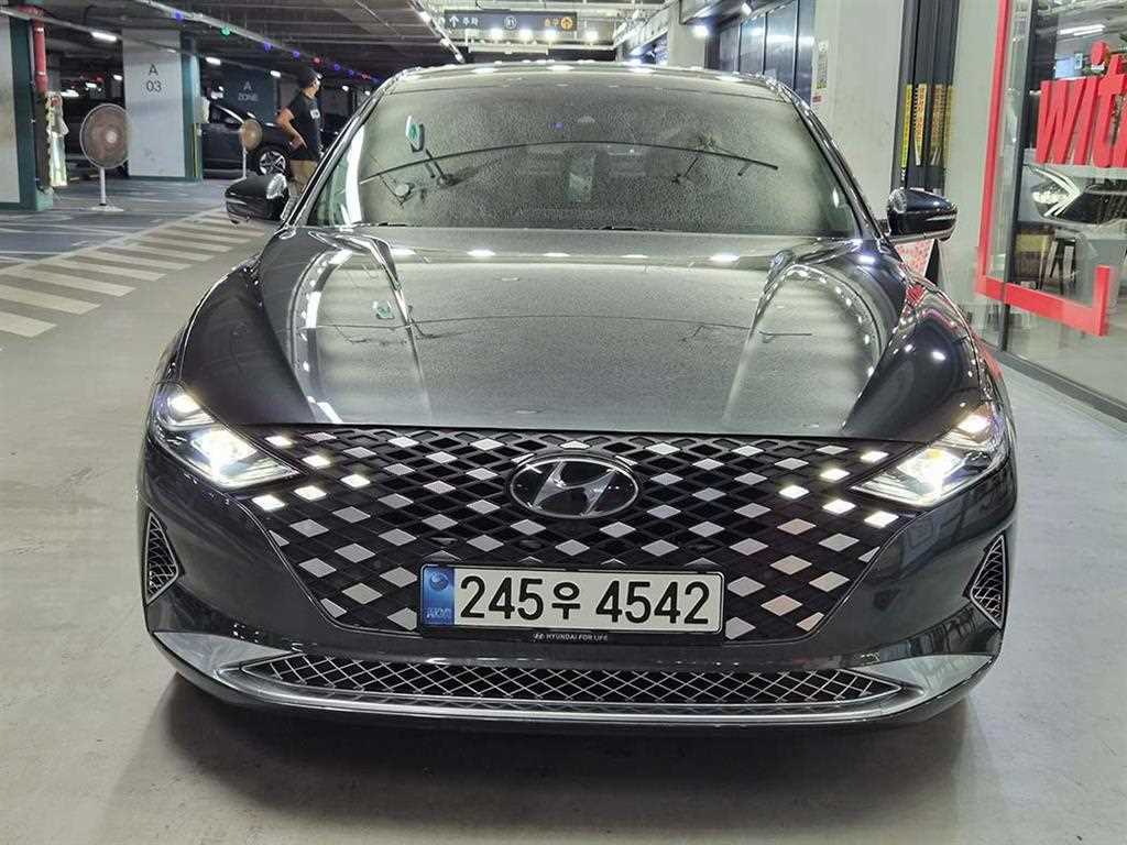 HYUNDAI Grandeur - Vista 2