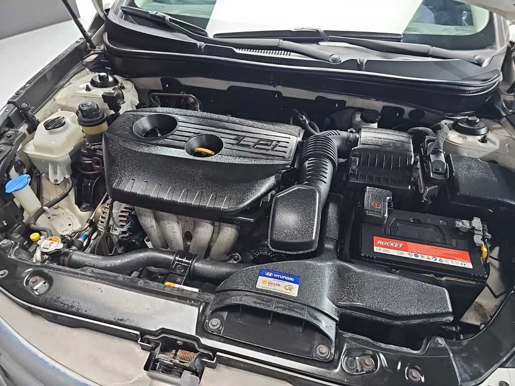 HYUNDAI Sonata - Vista 7