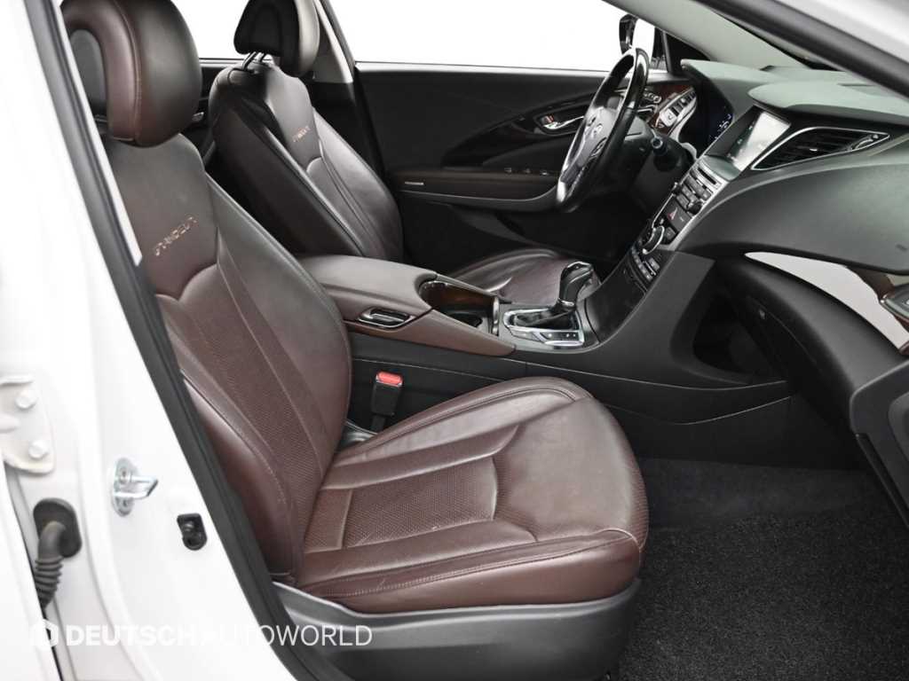 HYUNDAI Grandeur - Vista 10