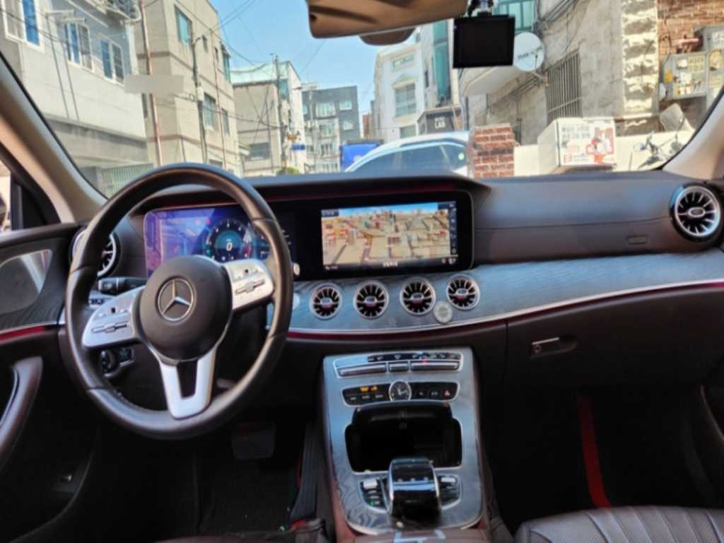 Mercedes Benz CLS Class - Vista 6