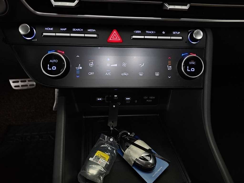 HYUNDAI Sonata - Vista 12