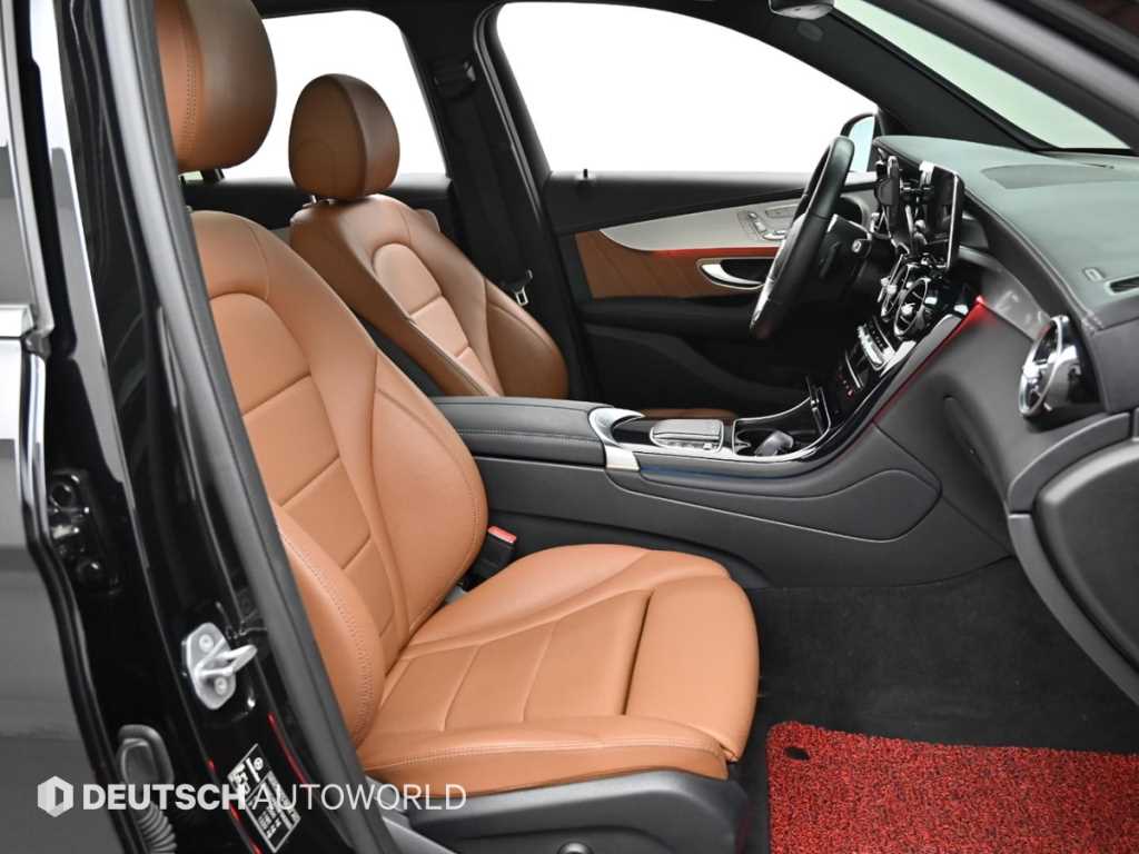 Mercedes Benz GLC Class - Vista 12