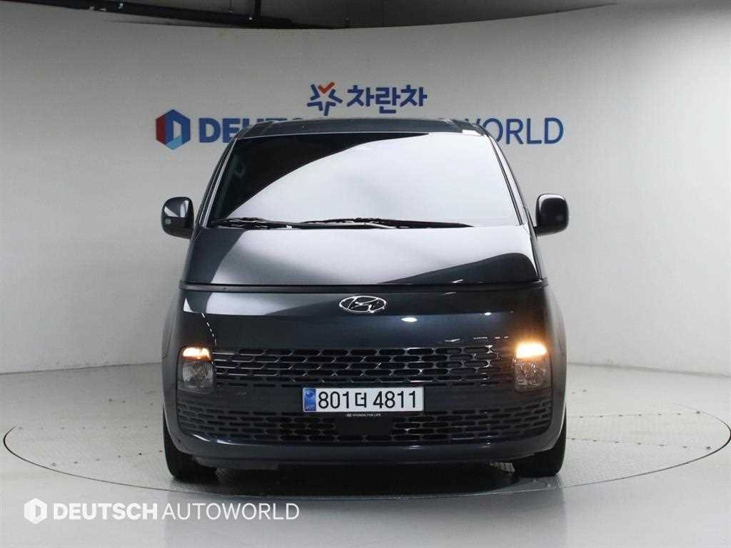 HYUNDAI Staria - Vista 3