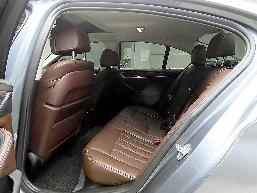 BMW 5 Series - Vista 8