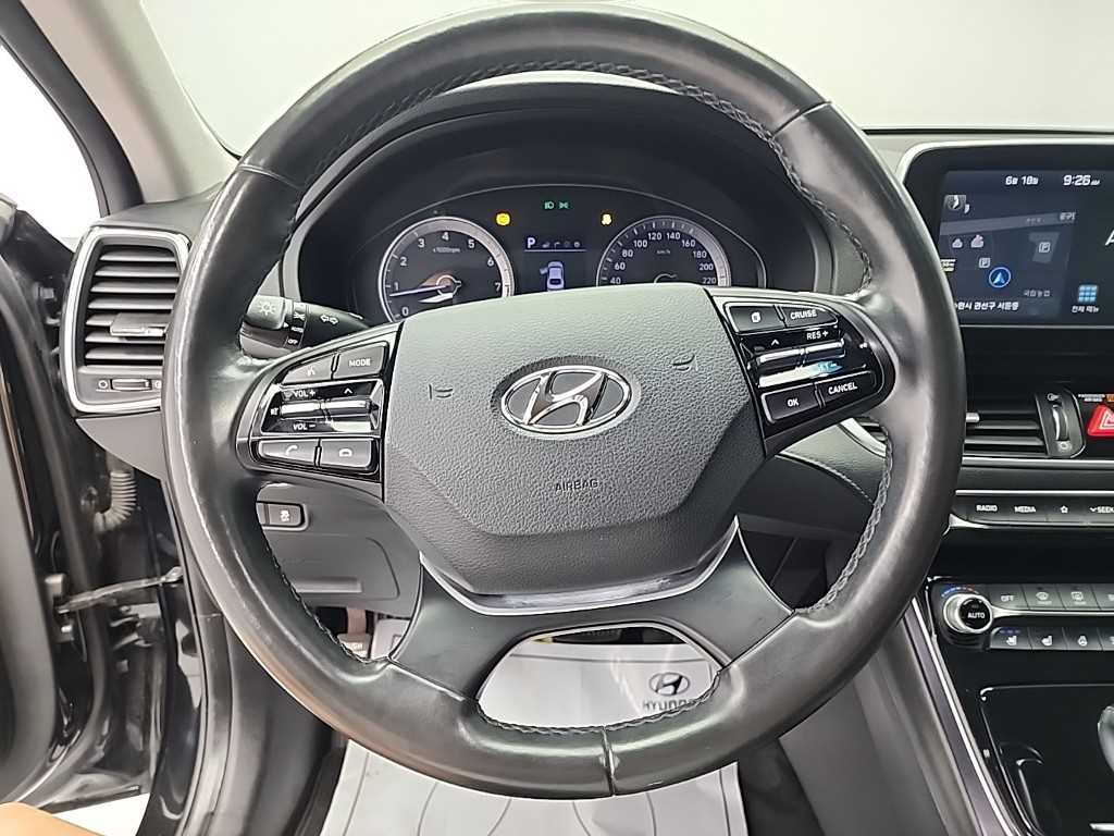 HYUNDAI Grandeur - Vista 11