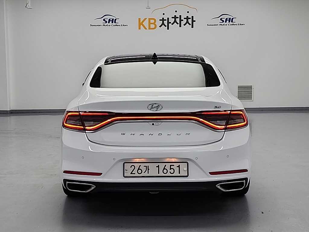HYUNDAI Grandeur - Vista 3