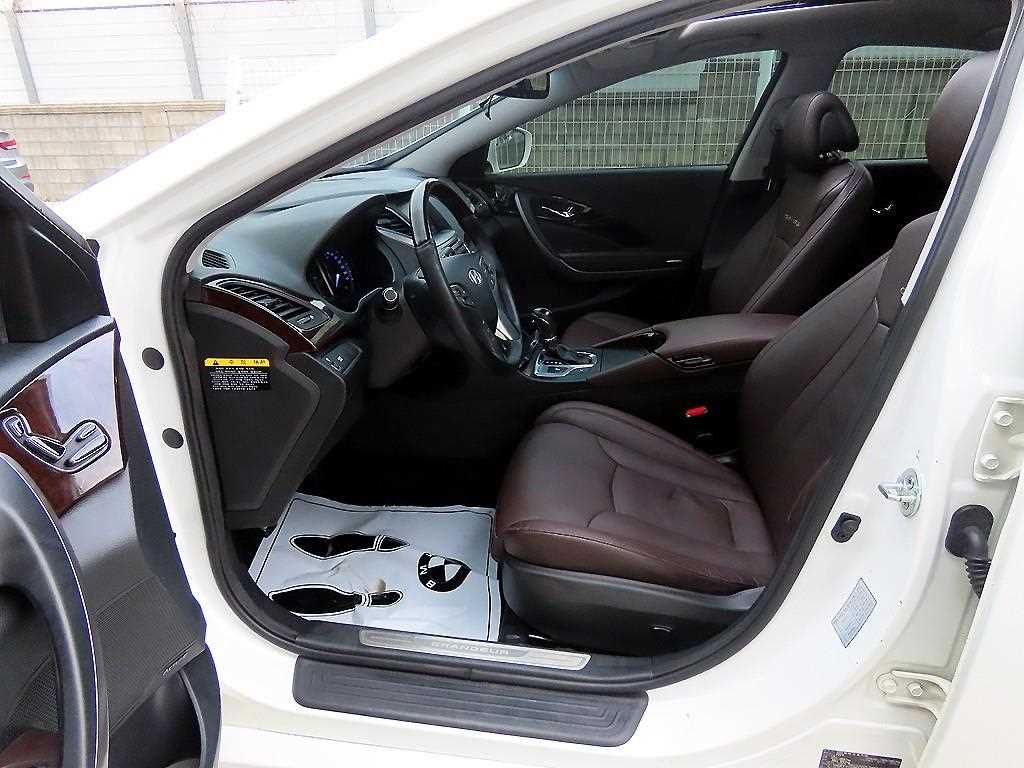 HYUNDAI Grandeur - Vista 5