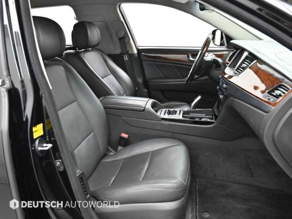 HYUNDAI Equus - Vista 12