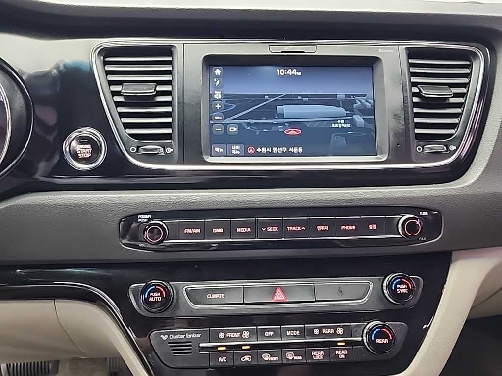 KIA Carnival - Vista 10