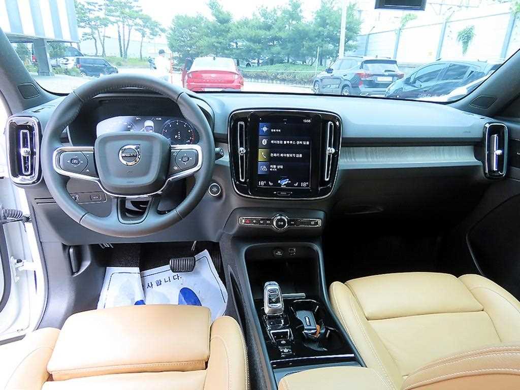 Volvo XC40 - Vista 9