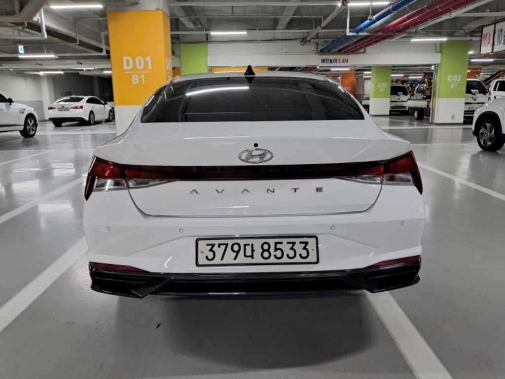 HYUNDAI Avante - Vista 3