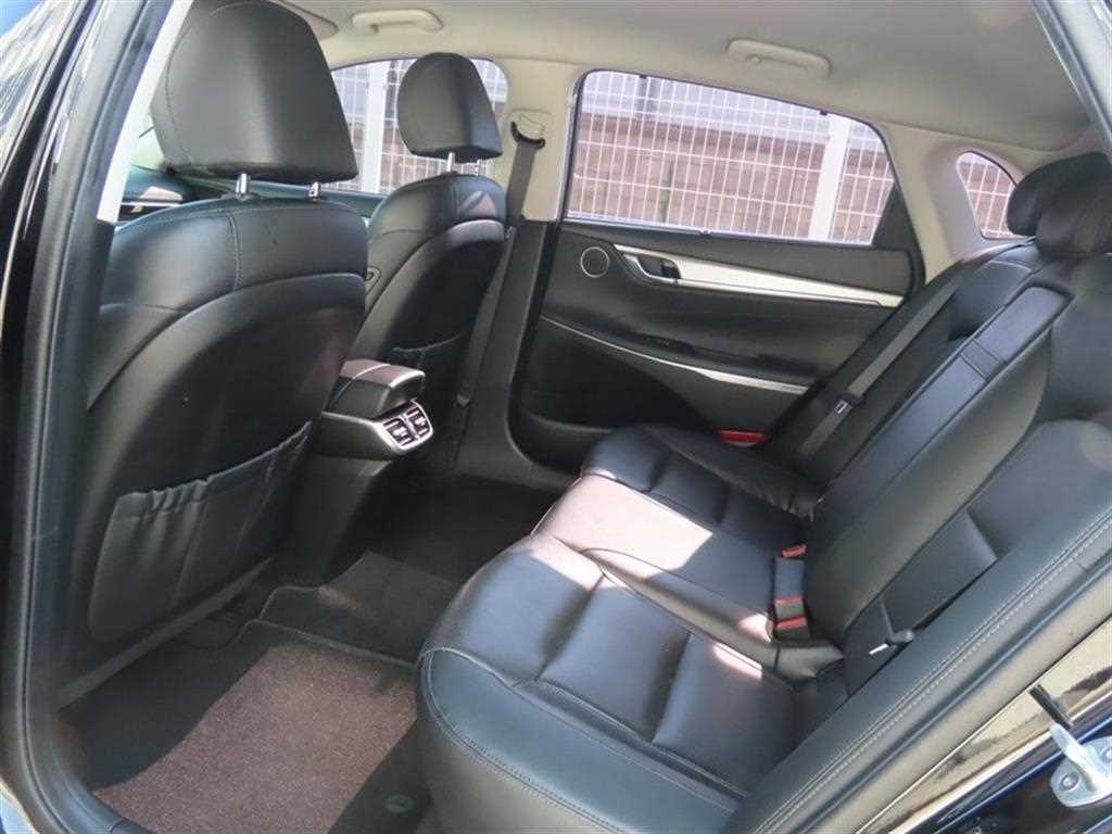 HYUNDAI Grandeur - Vista 9