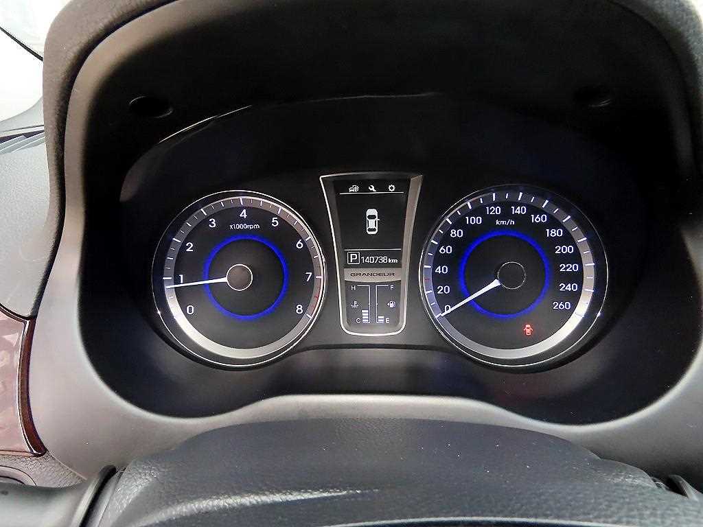 HYUNDAI Grandeur - Vista 9