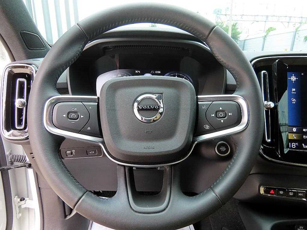 Volvo XC40 - Vista 10