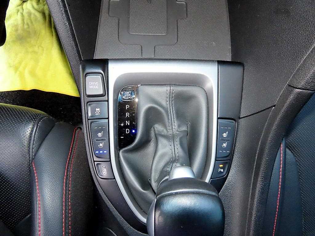 HYUNDAI Veloster 2018 Blanco - Importación desde Corea - HF Imports Iquique - Foto 16
