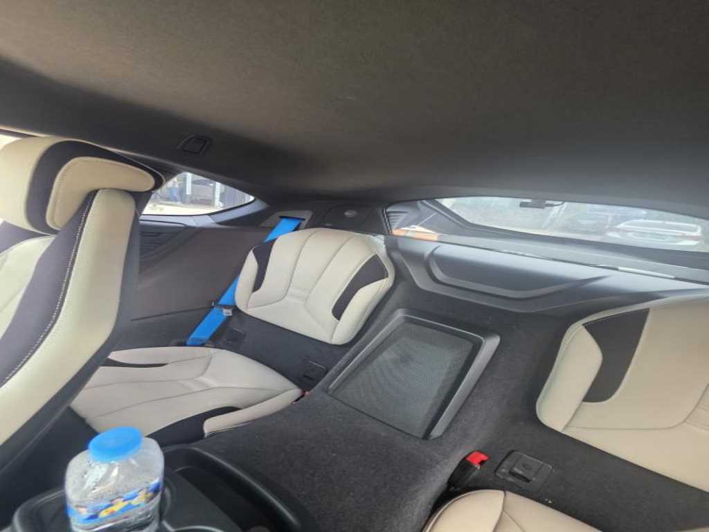 BMW i8 - Vista 7