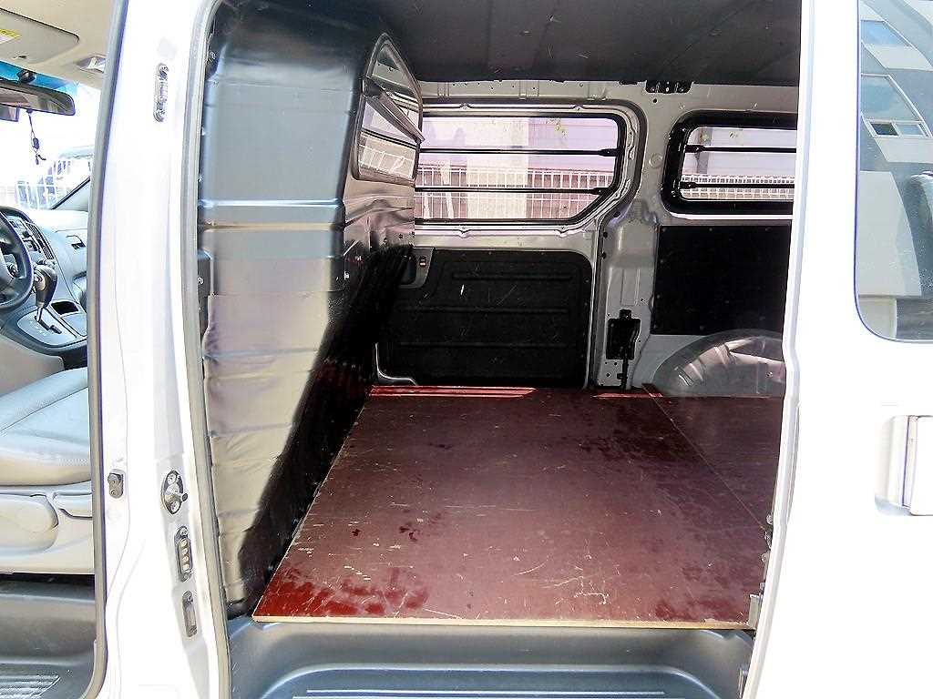 HYUNDAI Starex - Vista 8