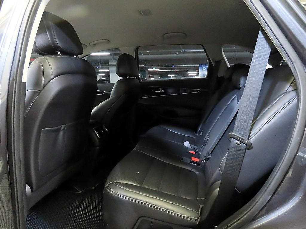 KIA Sorento - Vista 9