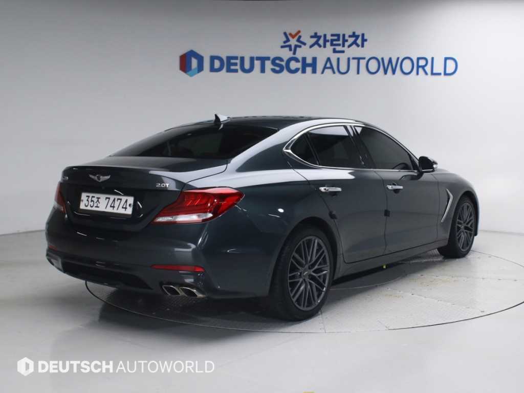 Genesis G70 - Vista 2