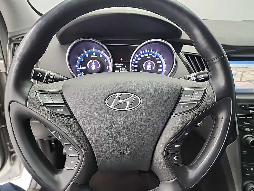 HYUNDAI Sonata - Vista 12