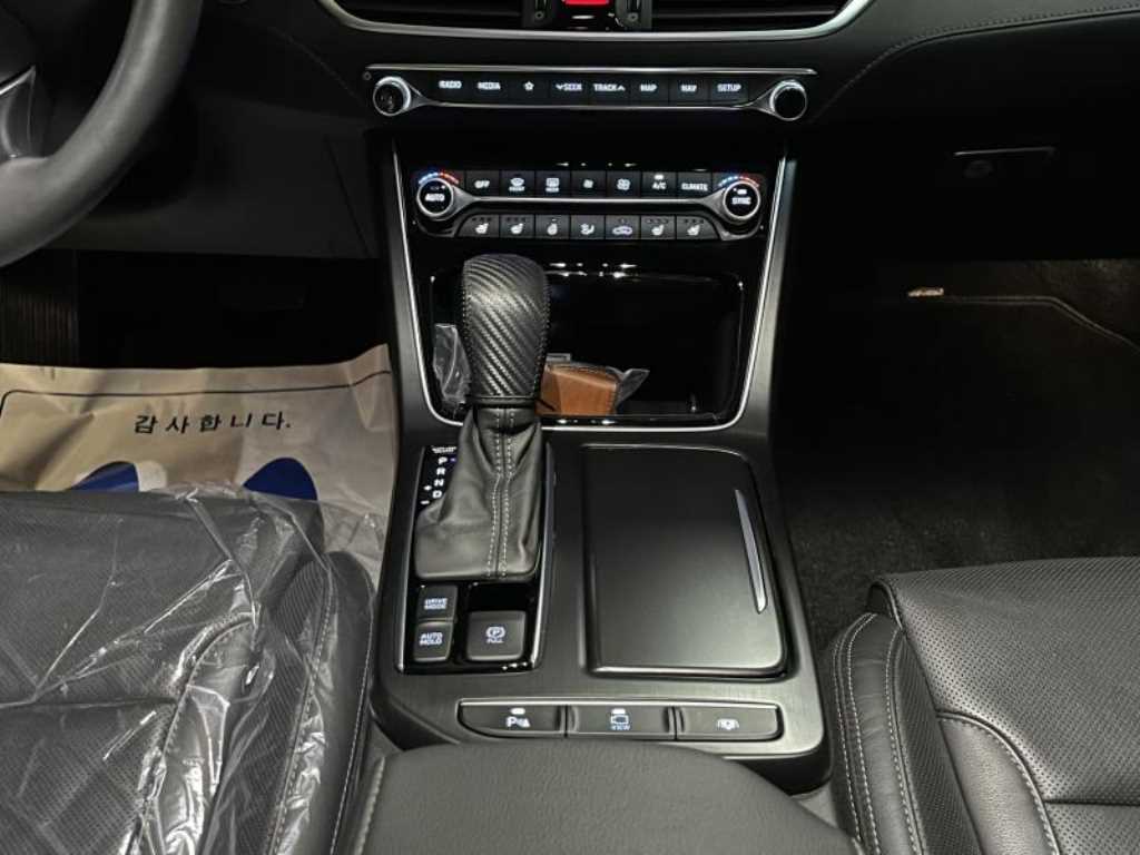 HYUNDAI Grandeur - Vista 12