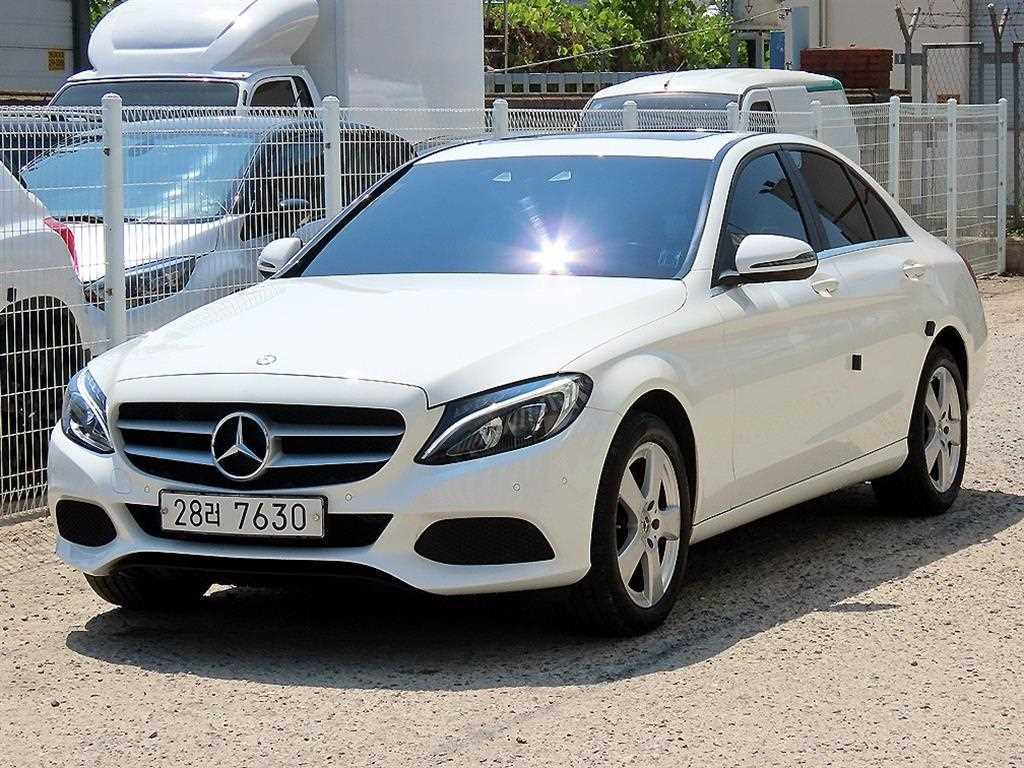 Mercedes Benz C Class - Vista 2