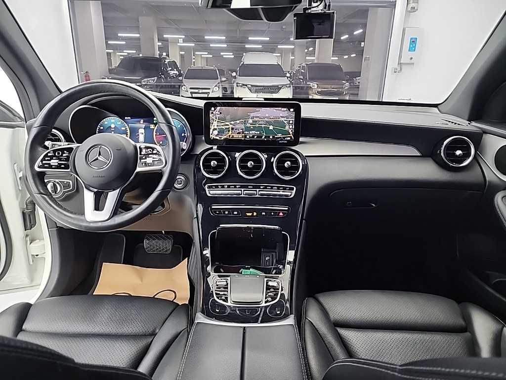 Mercedes Benz GLC Class - Vista 7