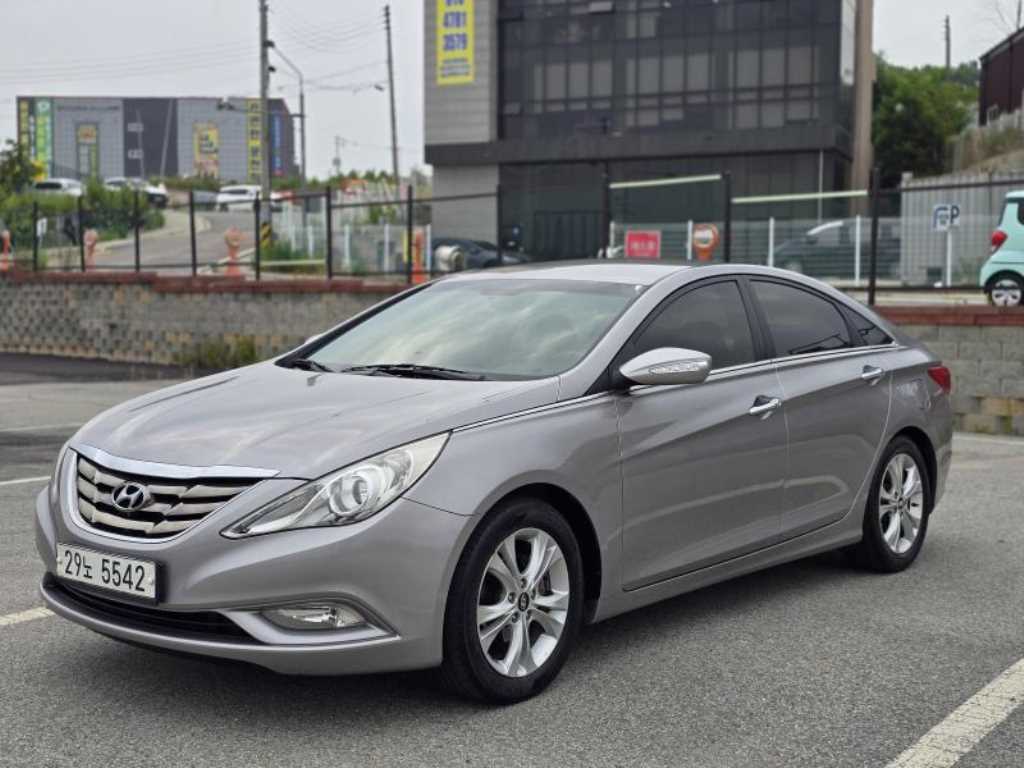 HYUNDAI Sonata - Vista 3