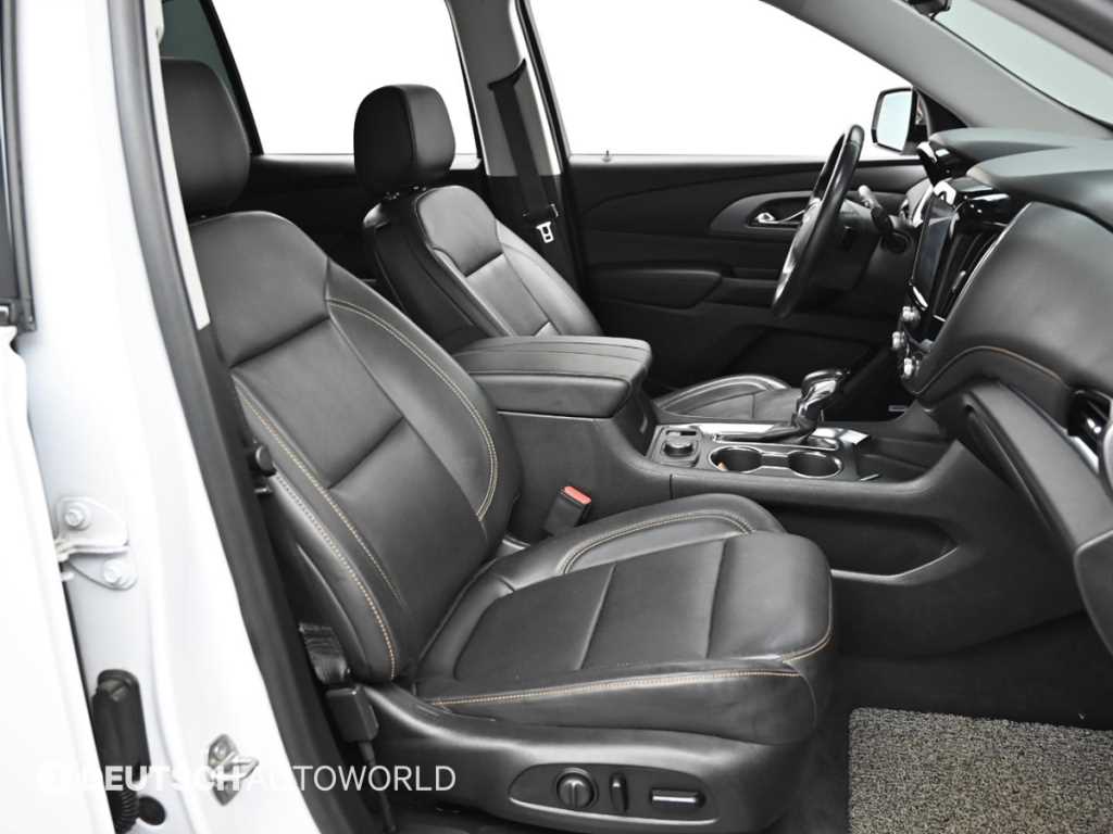 Chevrolet Travers - Vista 12