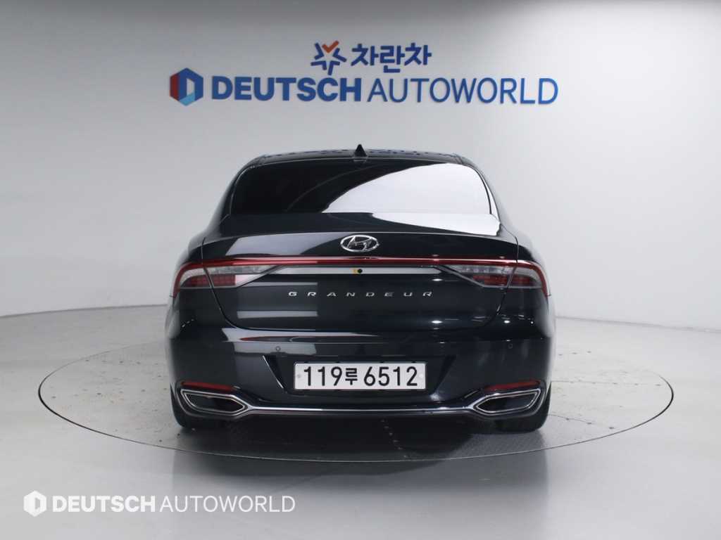 HYUNDAI Grandeur - Vista 6