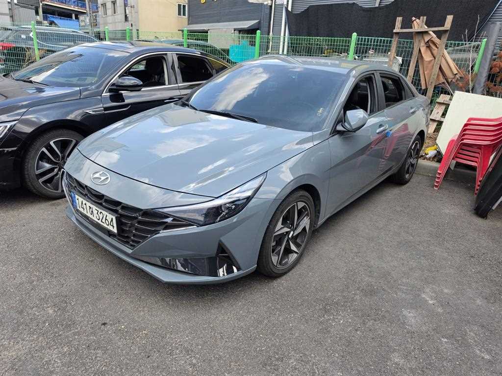 HYUNDAI Avante - Vista 2
