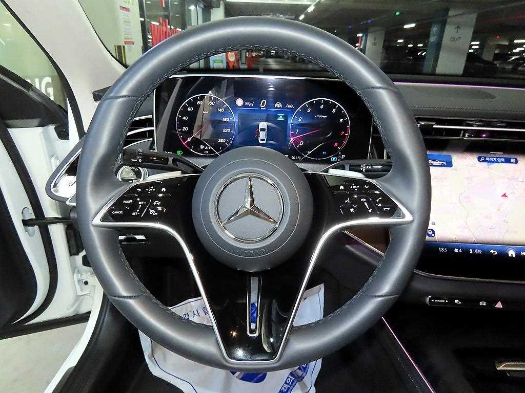 Mercedes Benz E class - Vista 11