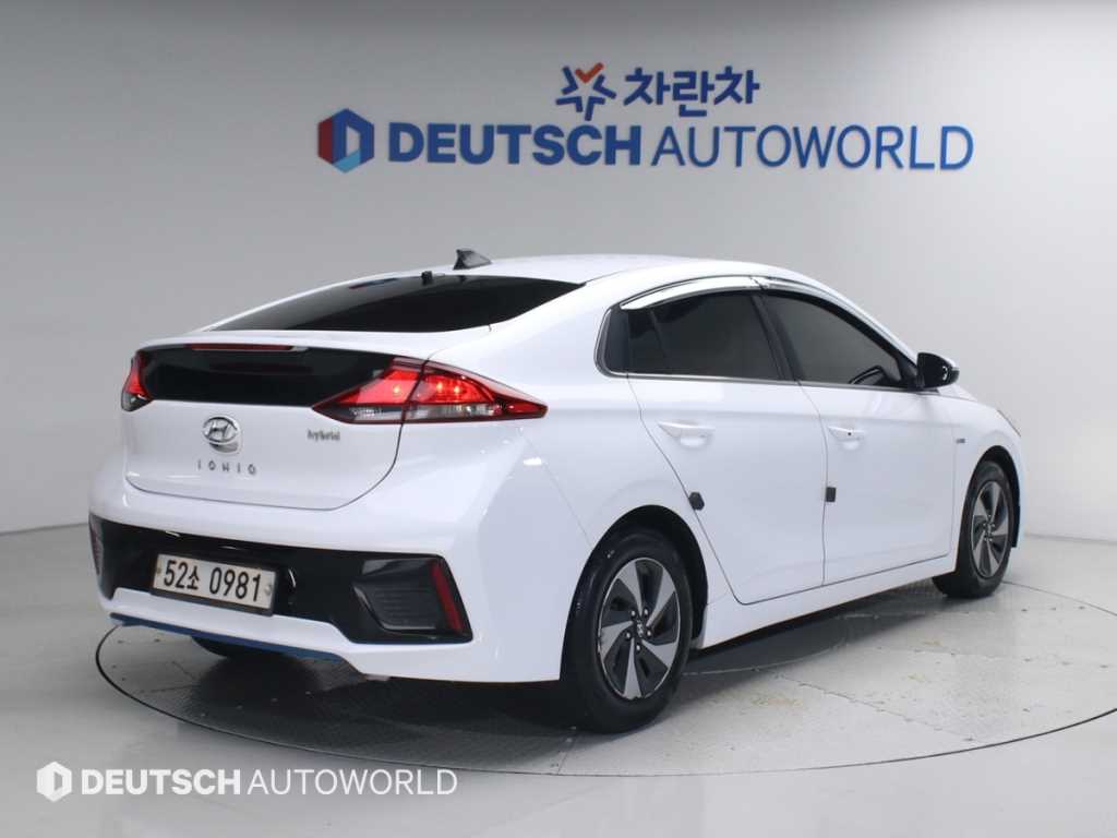 HYUNDAI Ioniq - Vista 2