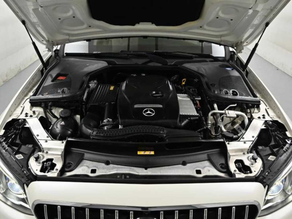 Mercedes Benz E class - Vista 8