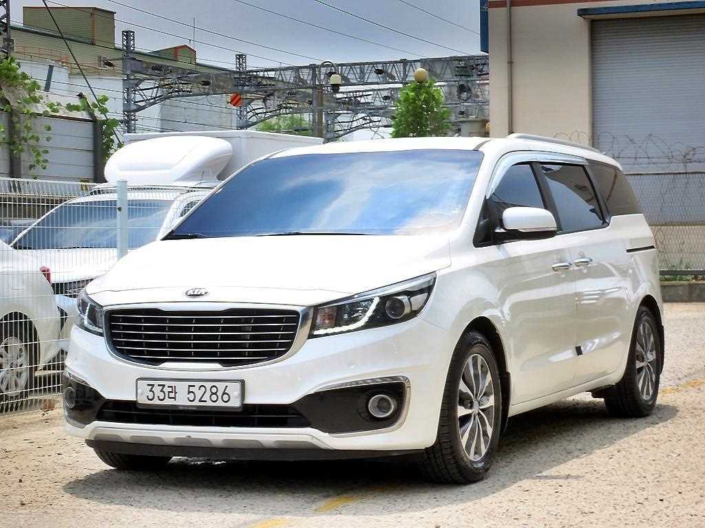 KIA Carnival - Vista 2