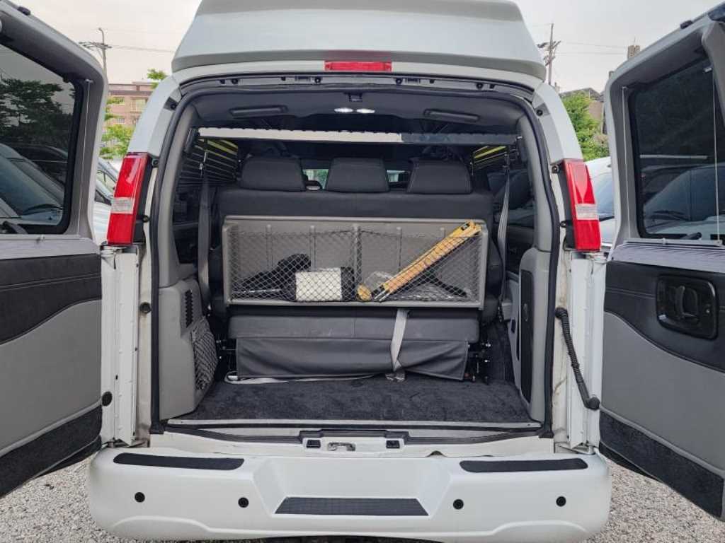 Chevrolet Express van - Vista 8