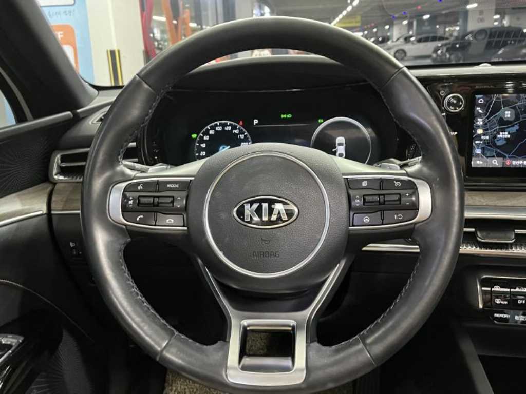 KIA K5 - Vista 9