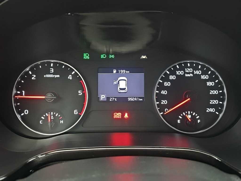 KIA Seltos - Vista 8