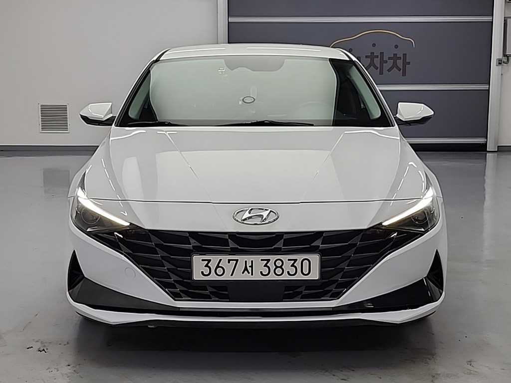 HYUNDAI Avante - Vista 2